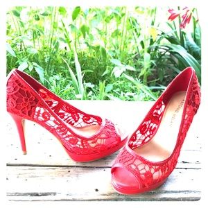 Gorgeous Red Lace Patterned Pumps 💋